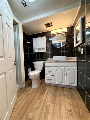 Builiding view thirty two for 22727 Renford, Novi, MI. 48375