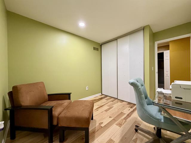 Builiding view twenty eight for 22727 Renford, Novi, MI. 48375