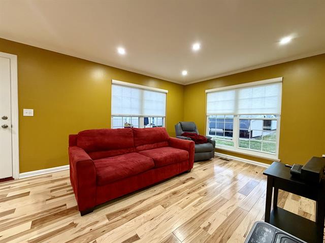 Builiding view twenty for 22727 Renford, Novi, MI. 48375