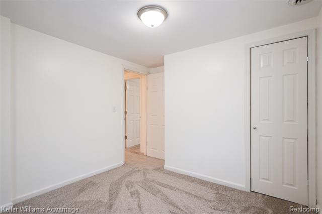 Builiding view eighteen for 20406 Floral, Livonia, MI. 48152