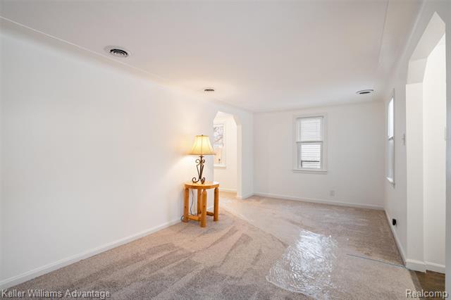 Builiding view four for 20406 Floral, Livonia, MI. 48152