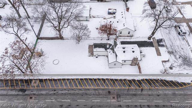 Builiding view thirty two for 20406 Floral, Livonia, MI. 48152