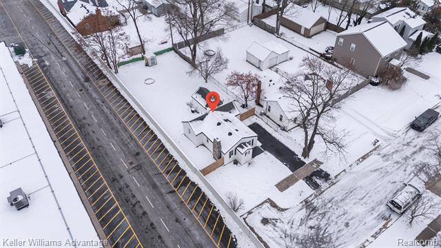 Builiding view thirty for 20406 Floral, Livonia, MI. 48152