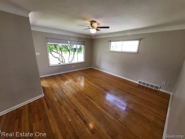 Builiding view seven for 20548 Poinciana, Redford, MI. 48240