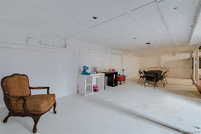 Builiding view nineteen for 20548 Gaylord, Redford, MI. 48240