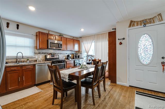 Builiding view seven for 20548 Gaylord, Redford, MI. 48240