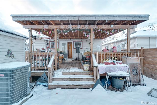 Builiding view twenty seven for 20548 Gaylord, Redford, MI. 48240