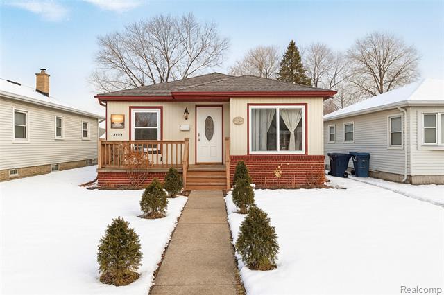 front view for 20548 Gaylord, Redford, Mi. 48240