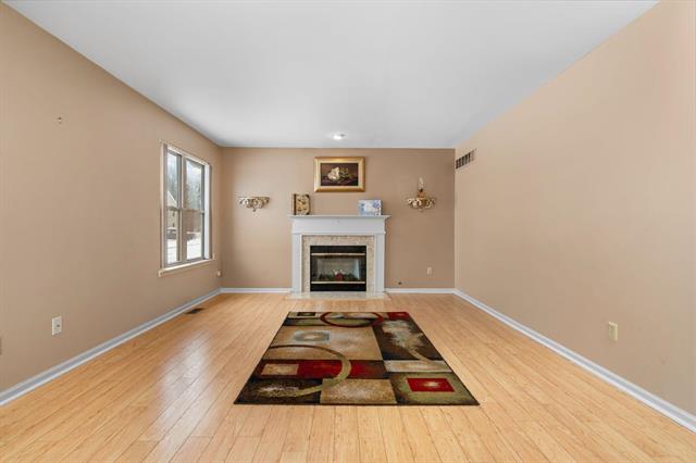 Builiding view eighteen for 9639 Hampton, Belleville, MI. 48111