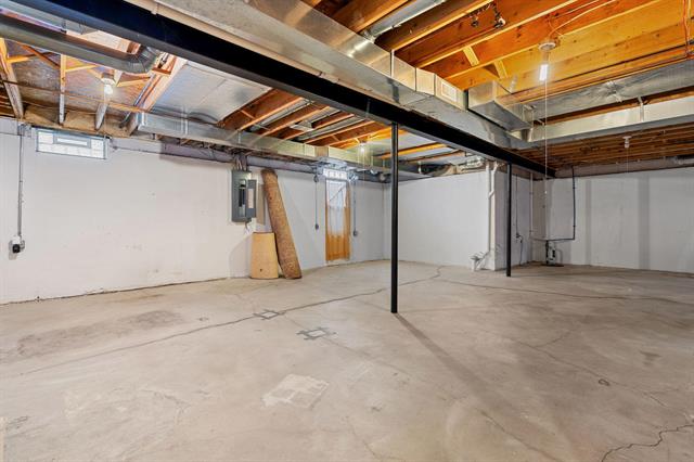 Builiding view forty one for 9639 Hampton, Belleville, MI. 48111