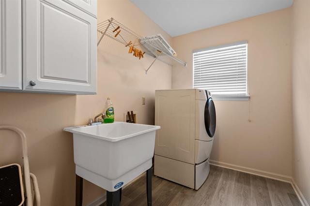 Builiding view twenty five for 9639 Hampton, Belleville, MI. 48111