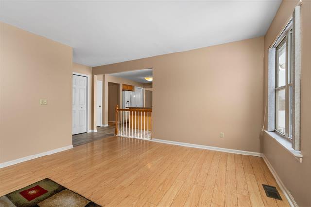 Builiding view twenty three for 9639 Hampton, Belleville, MI. 48111