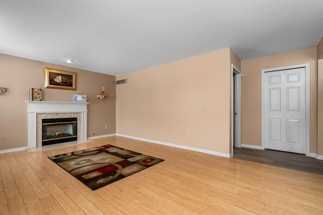 Builiding view twenty two for 9639 Hampton, Belleville, MI. 48111