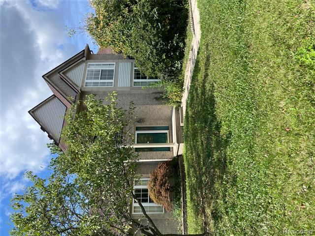 front view for 9514 Madison Drive, Belleville, Mi. 48111