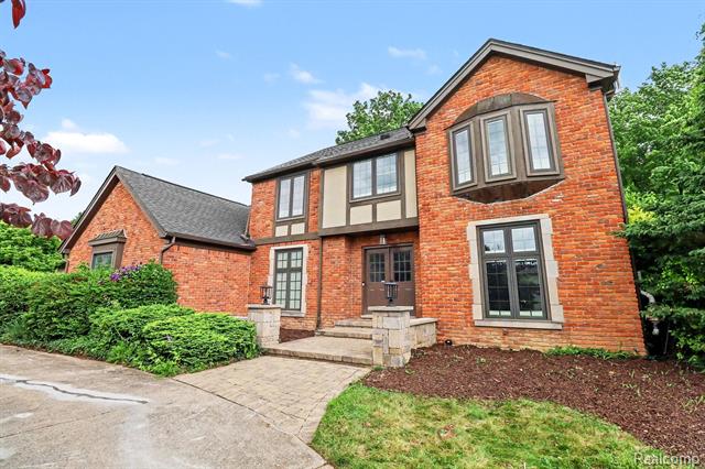 Builiding view forty for 20145 Woodbend, Northville, MI. 48167