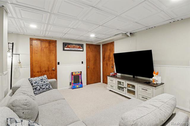 Builiding view thirty for 20145 Woodbend, Northville, MI. 48167