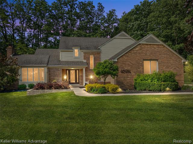 front view for 46914 Woodbend Ct, Northville, Mi. 48167