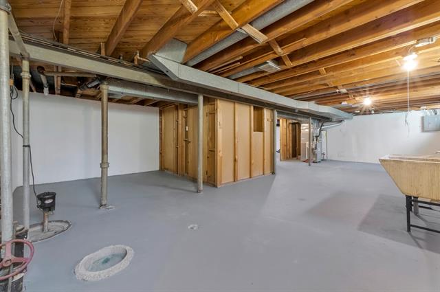 Builiding view thirty eight for 15241 Pearson, Oak Park, MI. 48237