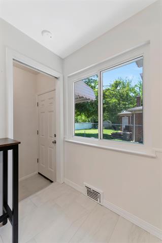Builiding view thirty four for 15241 Pearson, Oak Park, MI. 48237