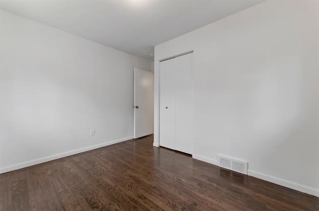 Builiding view thirty for 15241 Pearson, Oak Park, MI. 48237