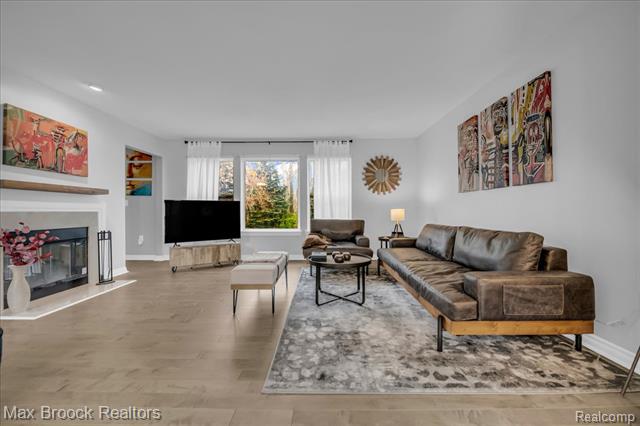 Builiding view nine for 7300 Canterbury, Romulus, MI. 48174