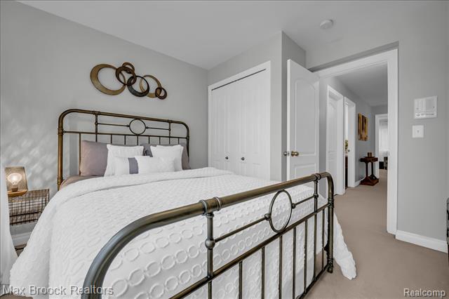 Builiding view seventeen for 7300 Canterbury, Romulus, MI. 48174