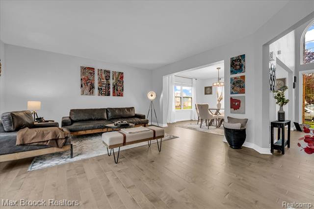 Builiding view ten for 7300 Canterbury, Romulus, MI. 48174