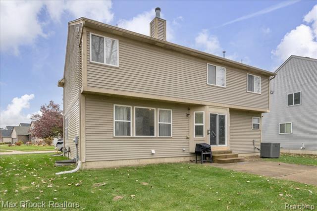 Builiding view thirty two for 7300 Canterbury, Romulus, MI. 48174