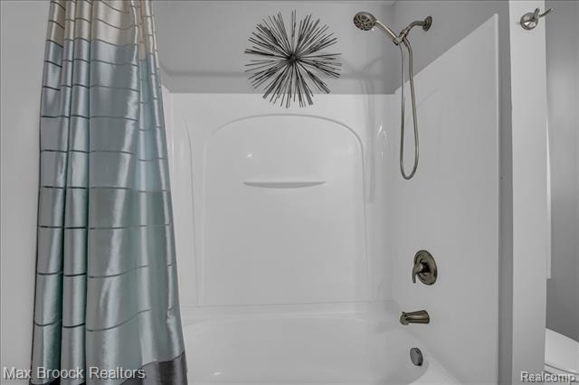 Builiding view twenty for 7300 Canterbury, Romulus, MI. 48174