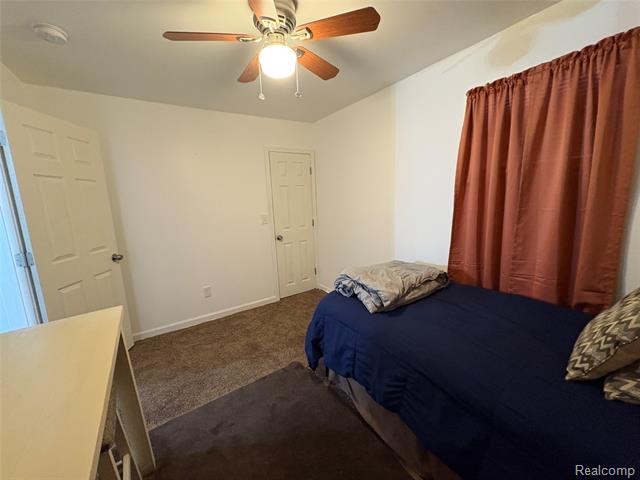 Builiding view fourteen for 7315 Hollywood, Romulus, MI. 48174