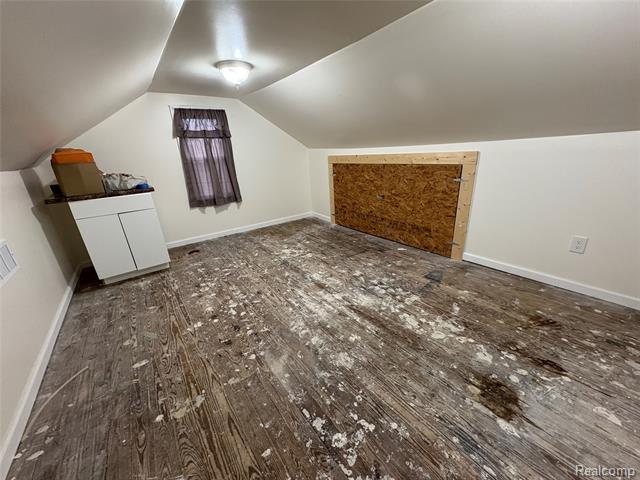 Builiding view nineteen for 7315 Hollywood, Romulus, MI. 48174