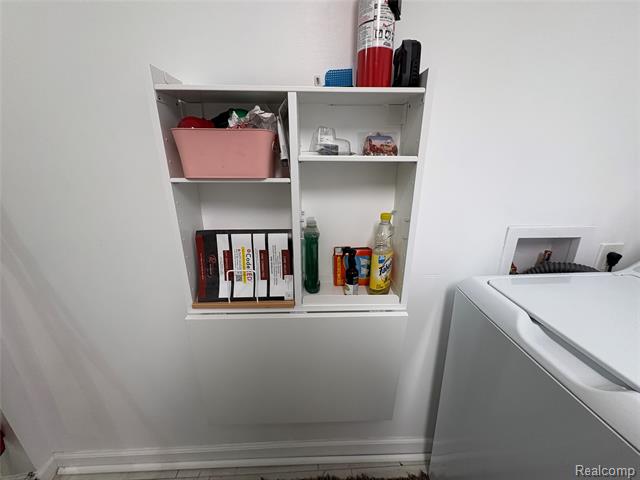 Builiding view thirteen for 7315 Hollywood, Romulus, MI. 48174