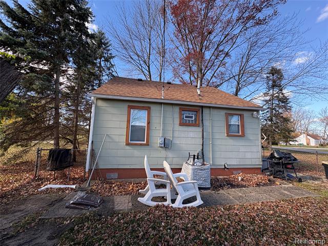 Builiding view thirty one for 7315 Hollywood, Romulus, MI. 48174