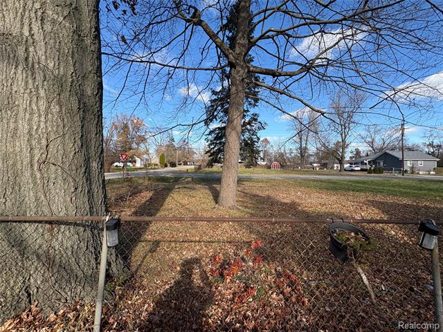 Builiding view thirty three for 7315 Hollywood, Romulus, MI. 48174