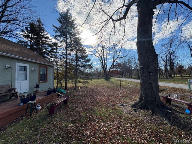 Builiding view thirty two for 7315 Hollywood, Romulus, MI. 48174