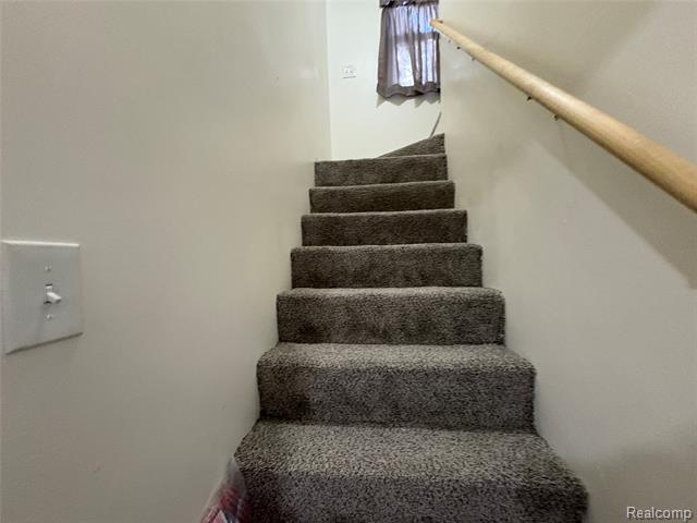 Builiding view twenty three for 7315 Hollywood, Romulus, MI. 48174