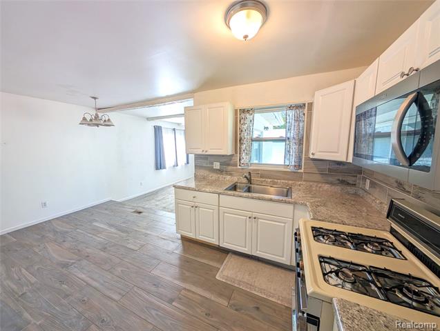 Builiding view five for 6762 Niagara, Romulus, MI. 48174