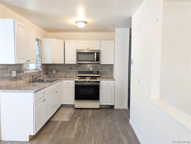 Builiding view four for 6762 Niagara, Romulus, MI. 48174