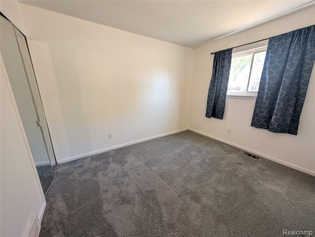 Builiding view nine for 6762 Niagara, Romulus, MI. 48174