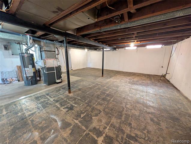 Builiding view thirteen for 6762 Niagara, Romulus, MI. 48174