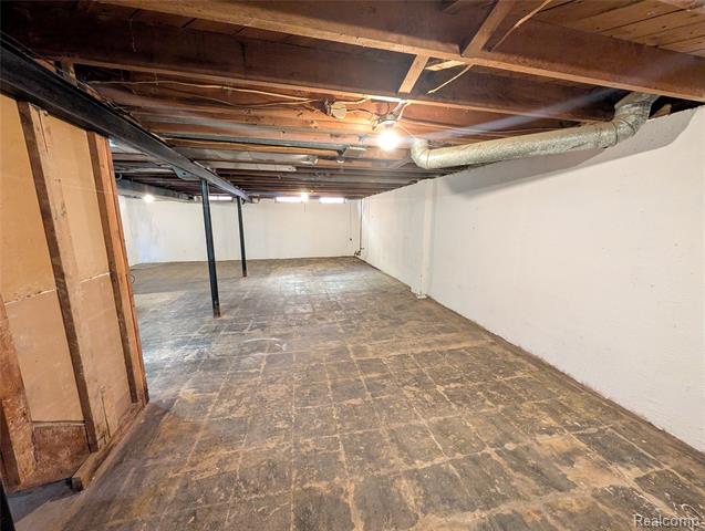 Builiding view twelve for 6762 Niagara, Romulus, MI. 48174