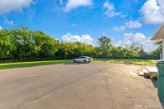 Builiding view nine for 6837 Middlebelt, Romulus, MI. 48174