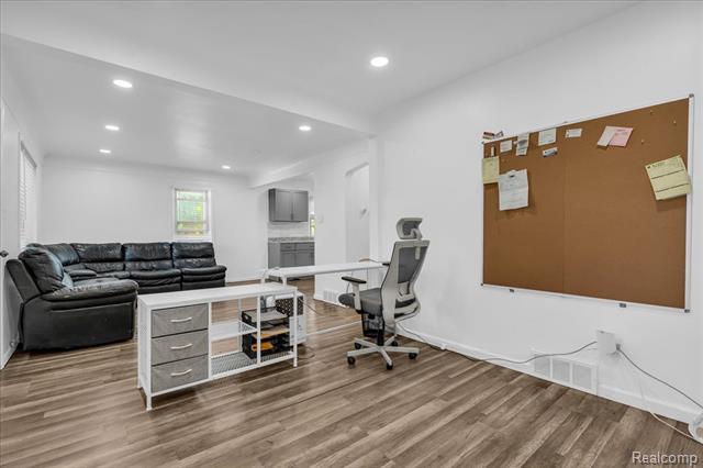 Builiding view six for 6837 Middlebelt, Romulus, MI. 48174