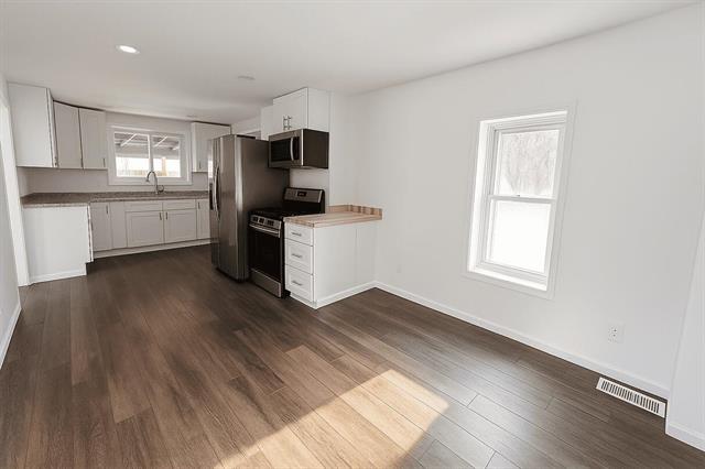 Builiding view fifteen for 31195 Merriman Place, Romulus, MI. 48174