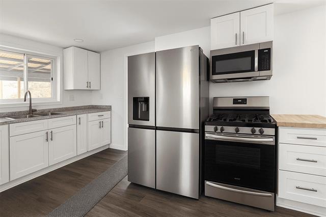 Builiding view one for 31195 Merriman Place, Romulus, MI. 48174