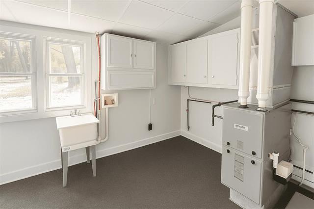 Builiding view ten for 31195 Merriman Place, Romulus, MI. 48174