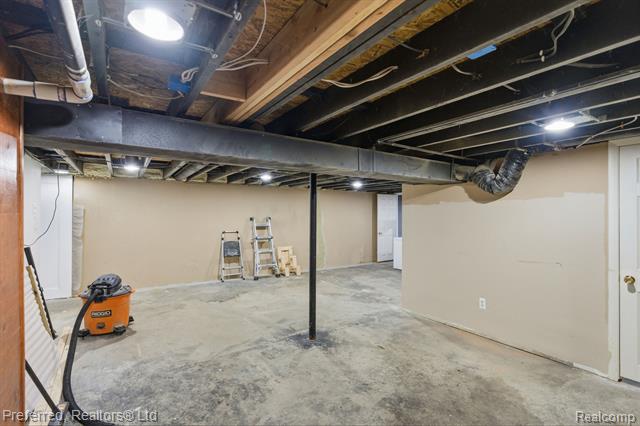 Builiding view fifteen for 9358 Karen, Romulus, MI. 48174