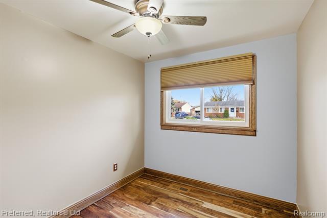 Builiding view nine for 9358 Karen, Romulus, MI. 48174