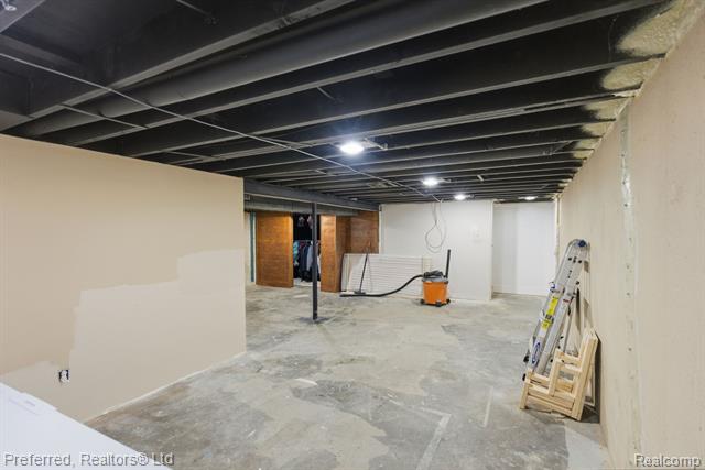 Builiding view sixteen for 9358 Karen, Romulus, MI. 48174