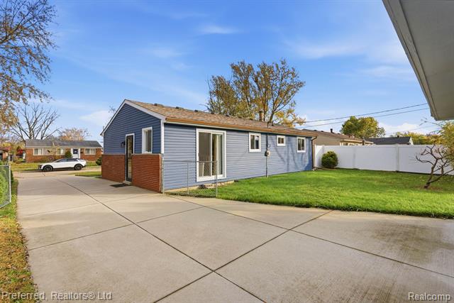 Builiding view twenty three for 9358 Karen, Romulus, MI. 48174